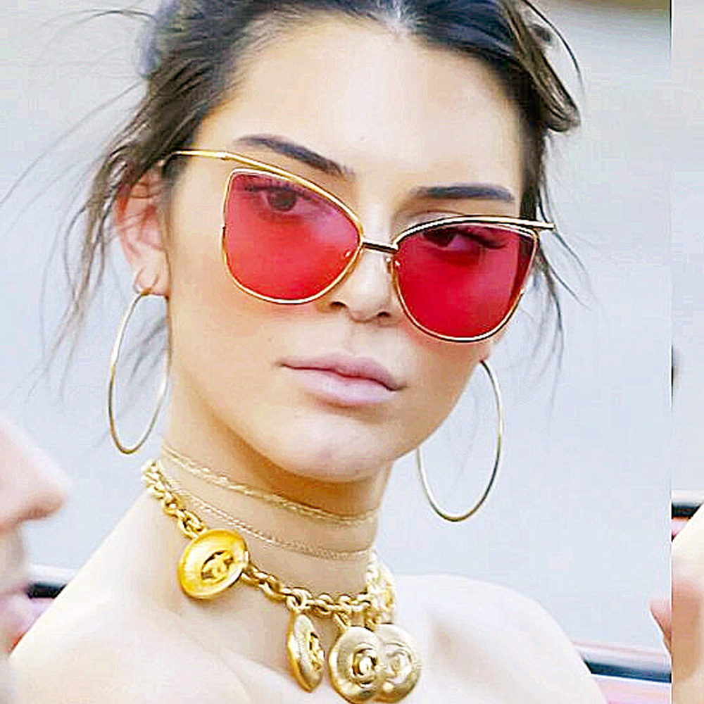 Gigi、Kendallたちに大人気？Chic Girlマスト・アイテム、キャットアイ サングラス！