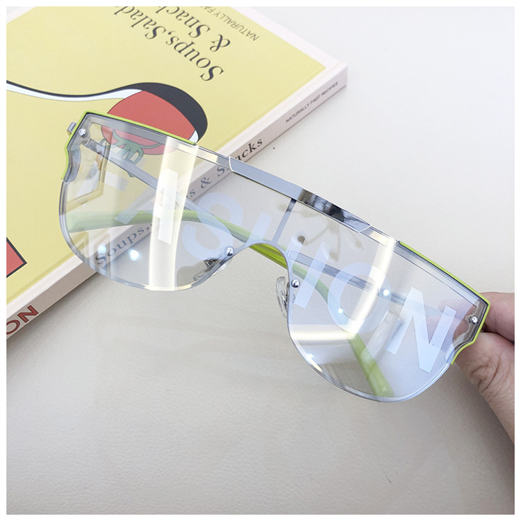 サングラスインスタ映え人気個性的高級サングラスメガネ一体形